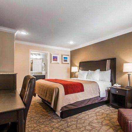 Quality Inn Дауни Екстериор снимка
